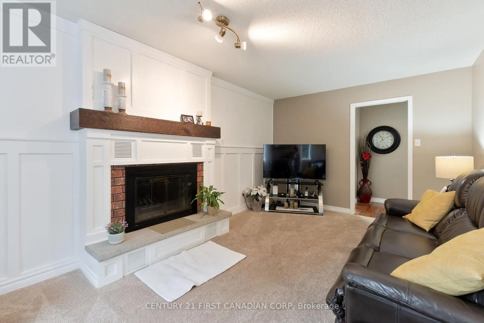 340 CANTERBURY PLACE