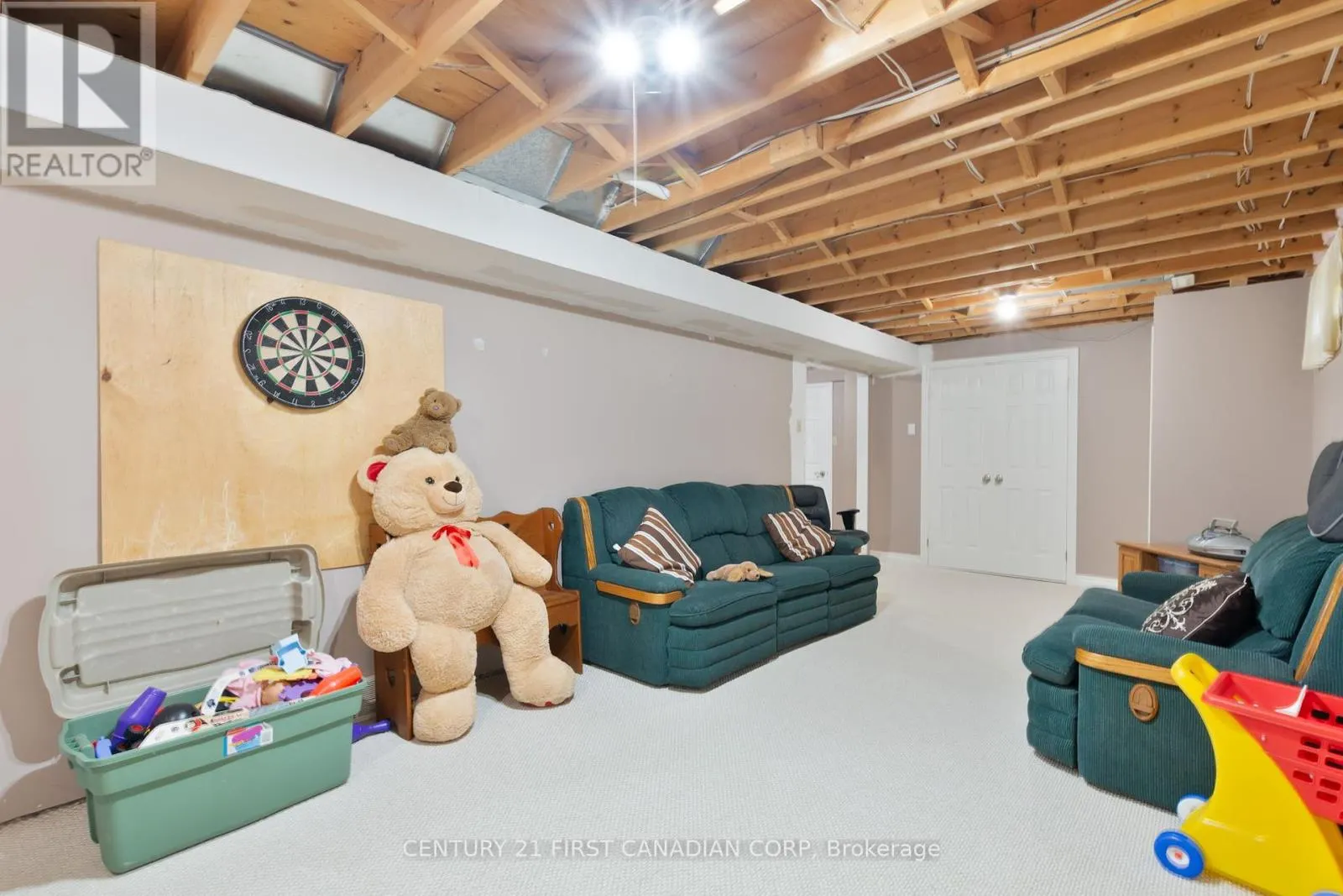 340 CANTERBURY PLACE