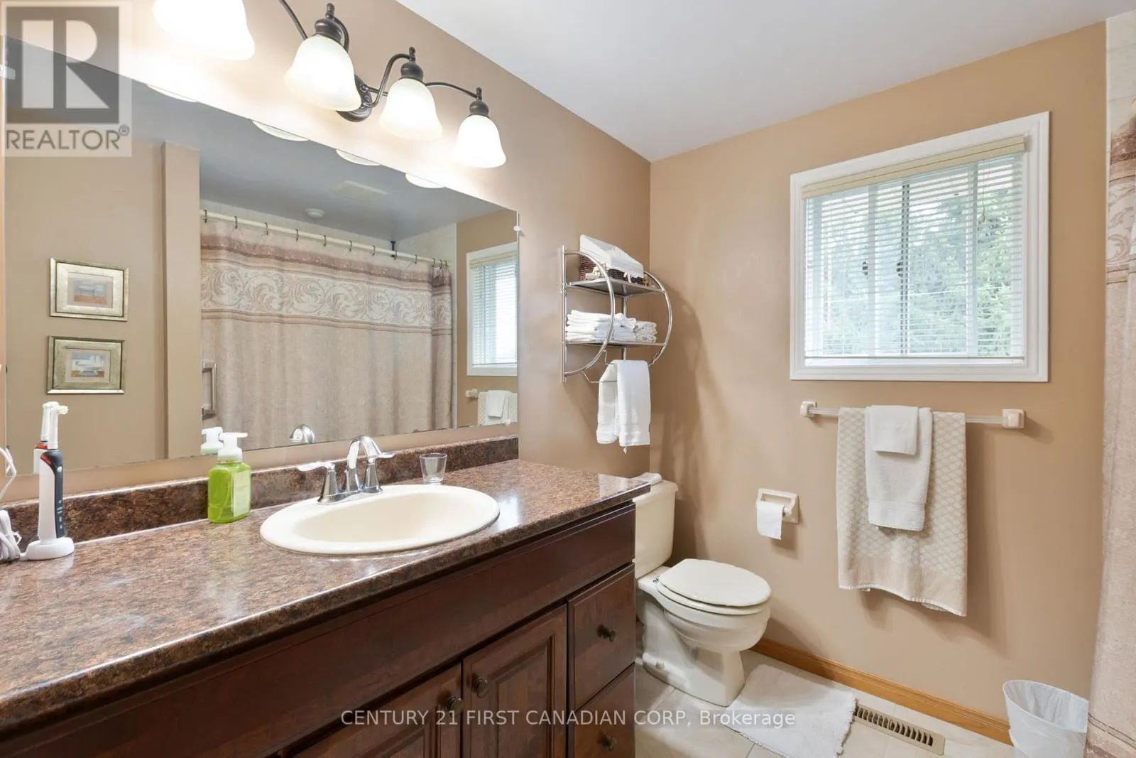 340 CANTERBURY PLACE