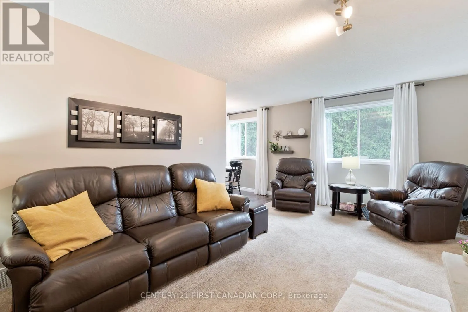 340 CANTERBURY PLACE