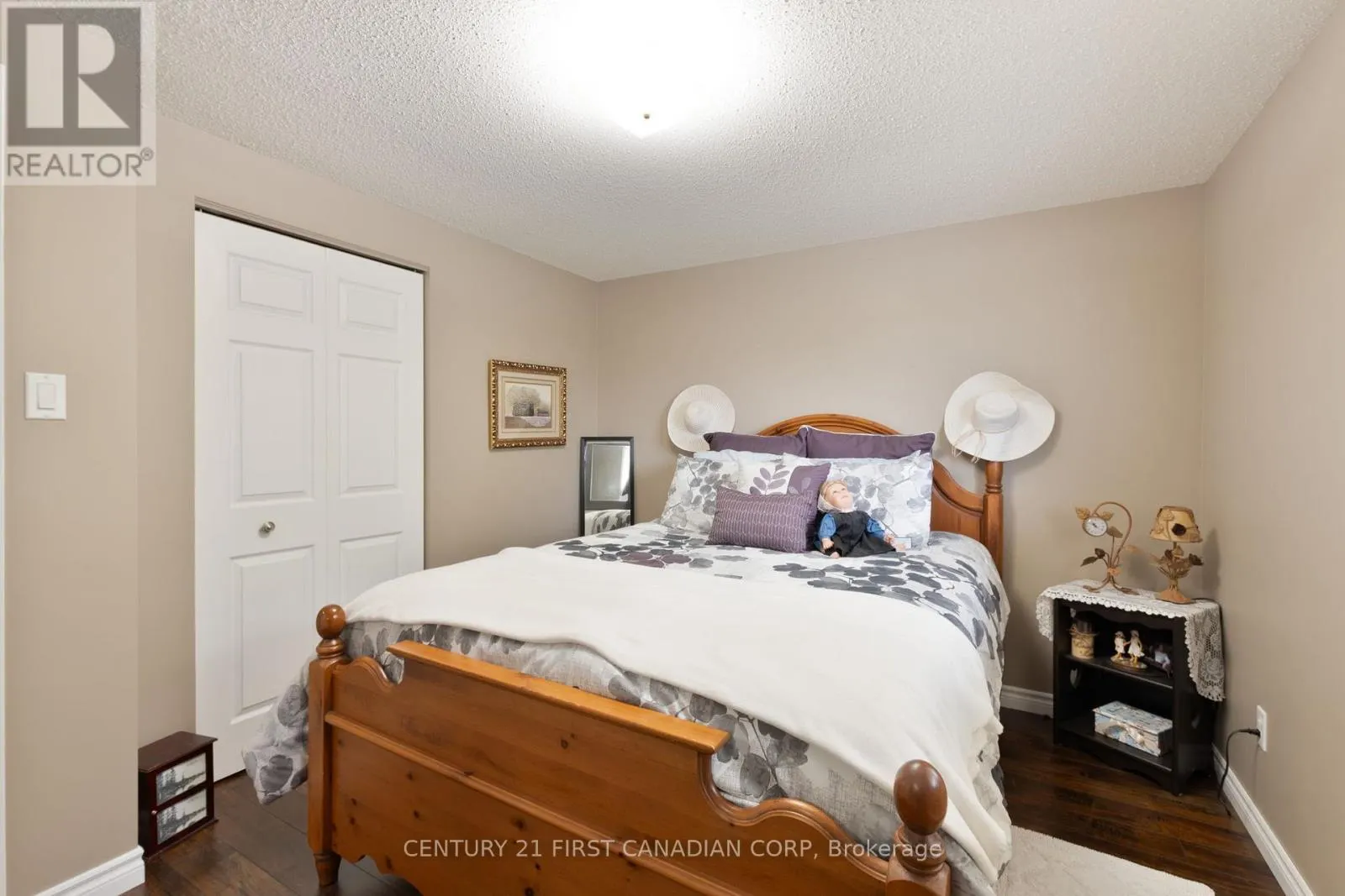 340 CANTERBURY PLACE