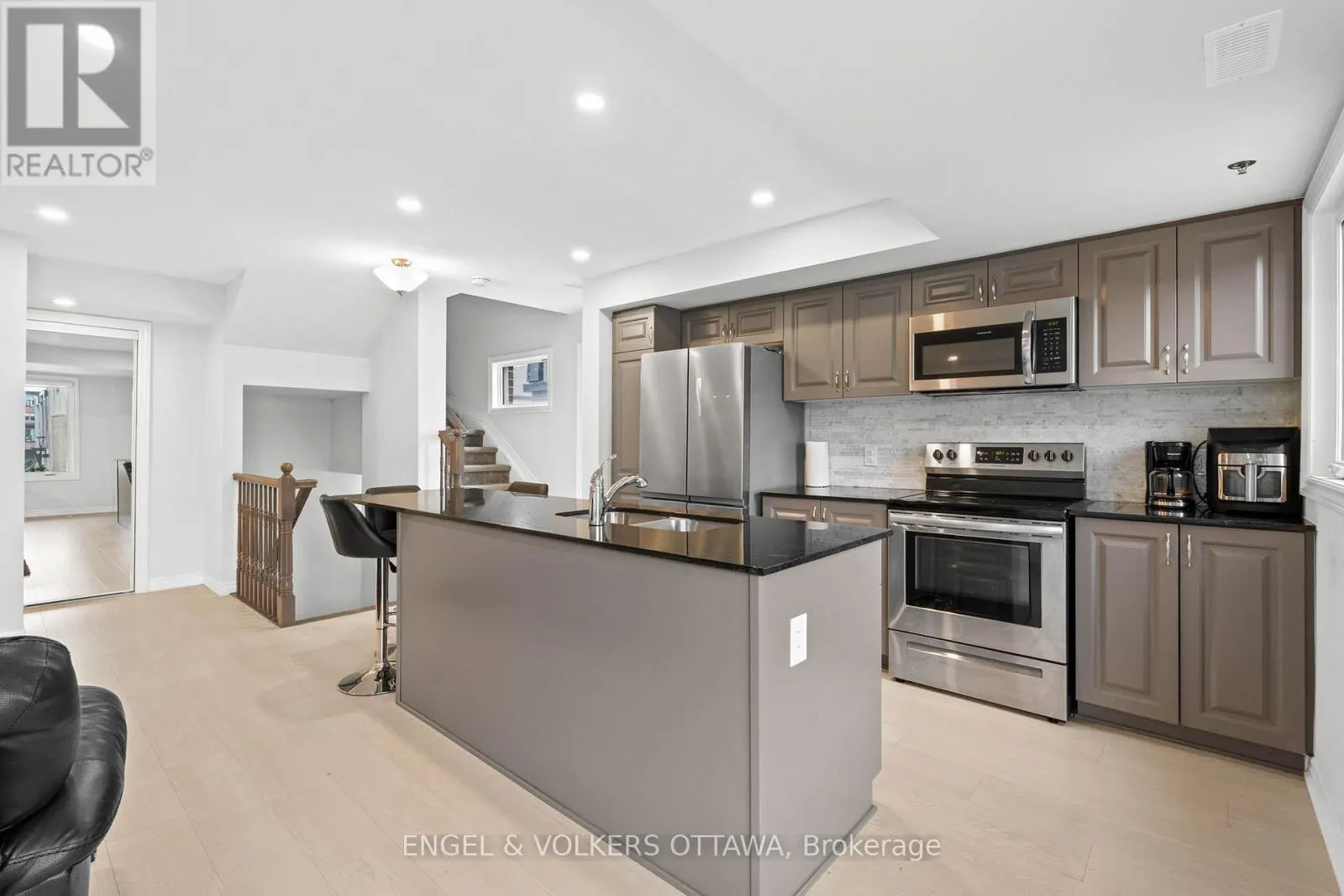 782 MIKINAK ROAD