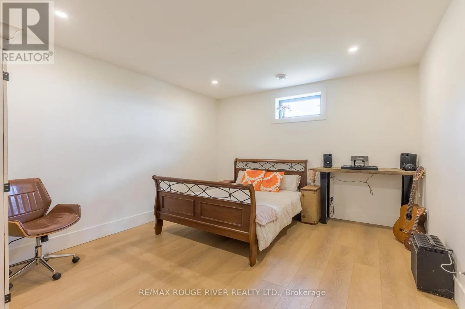 22 LOCKHART COURT