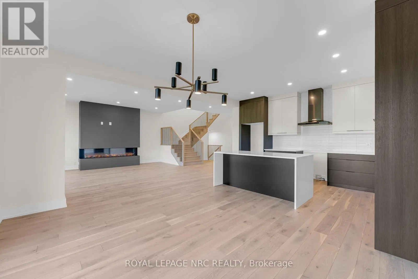 9 ARSENAULT CRESCENT