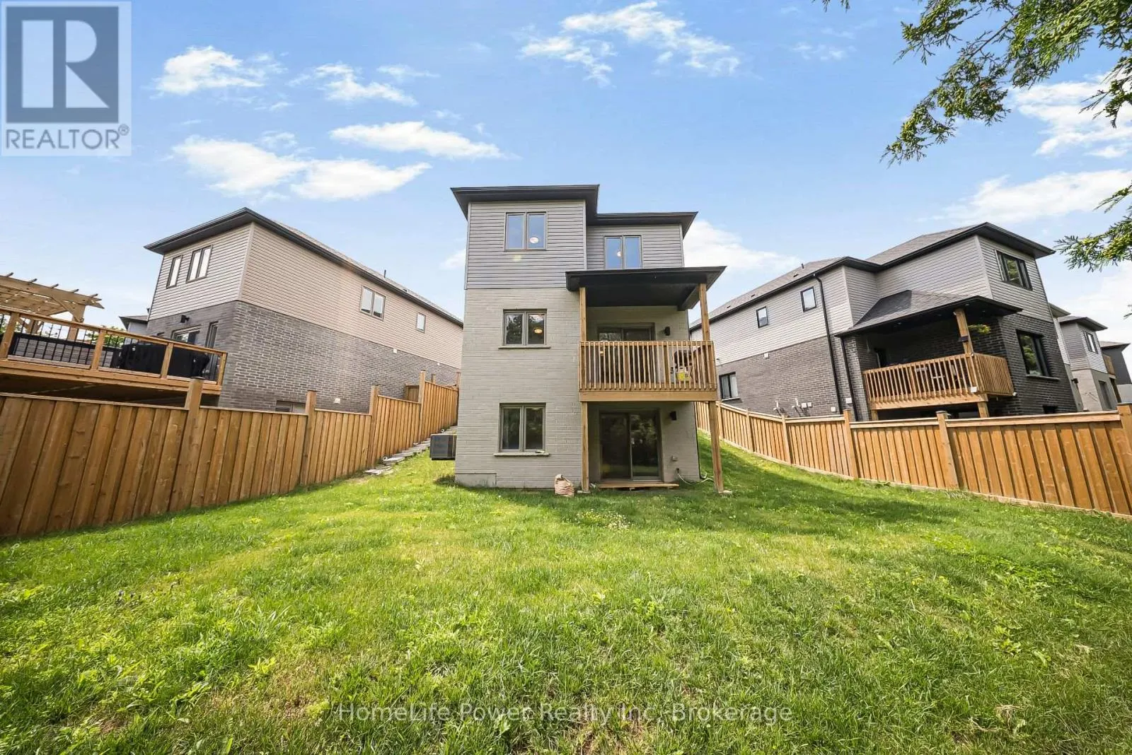 17 FERRIS CIRCLE