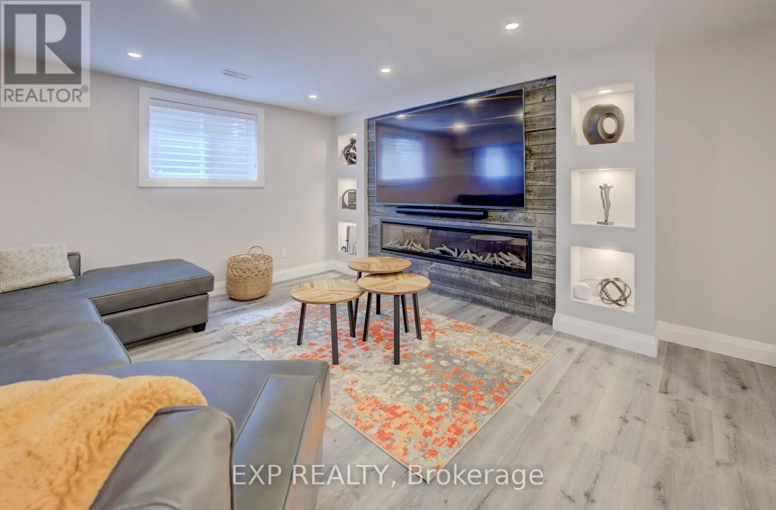 11 DEER CREEK STREET
