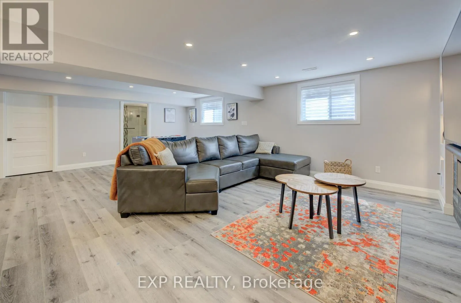 11 DEER CREEK STREET