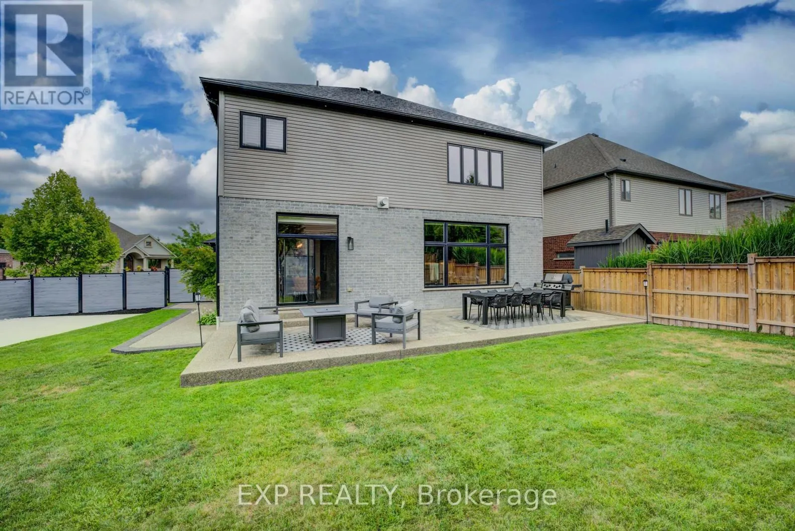 11 DEER CREEK STREET