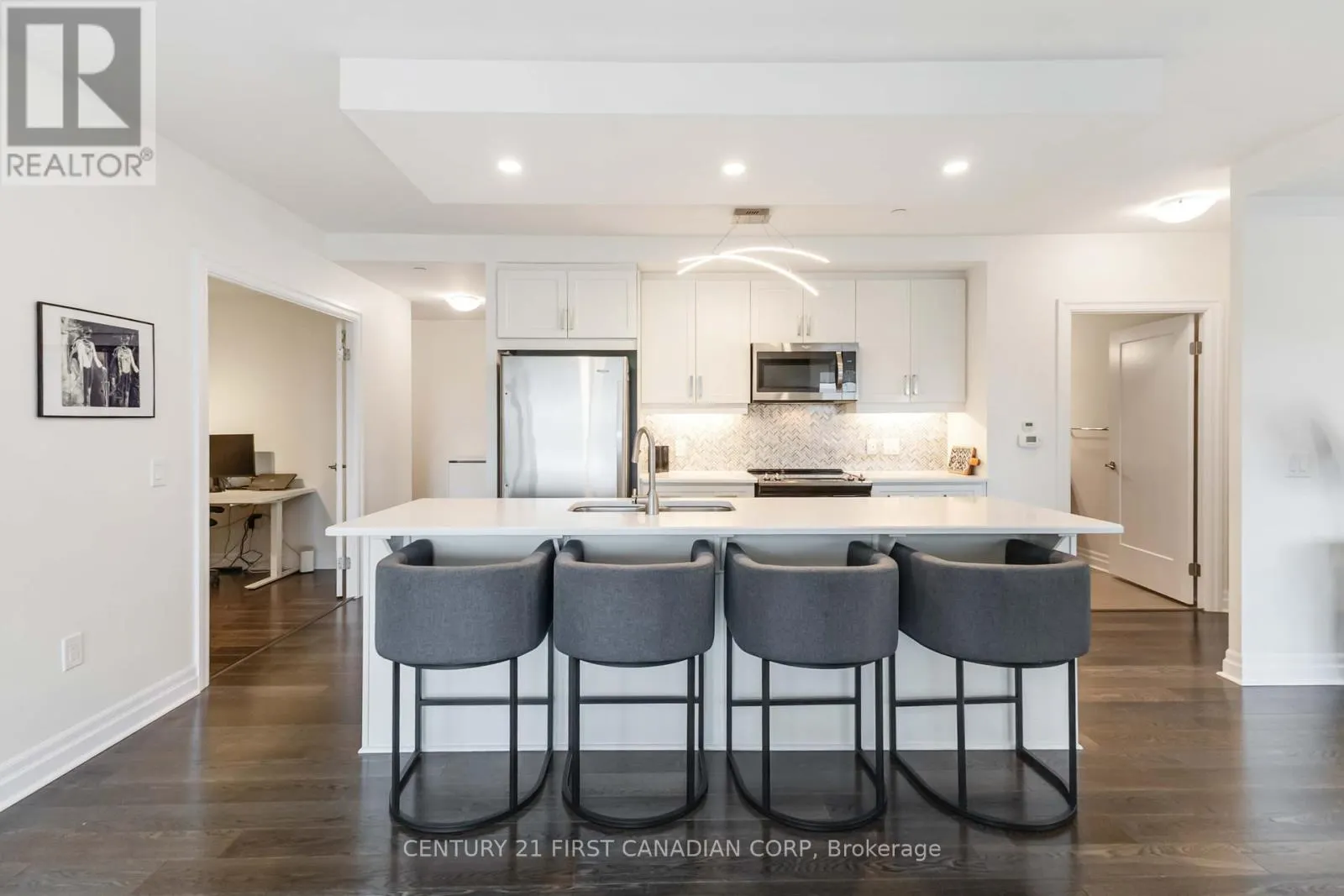 809 - 505 TALBOT STREET, #809