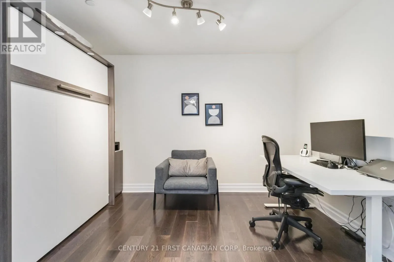 809 - 505 TALBOT STREET, #809