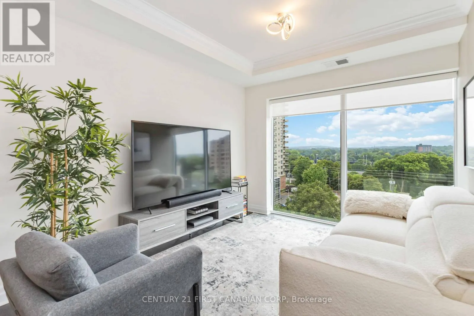 809 - 505 TALBOT STREET, #809