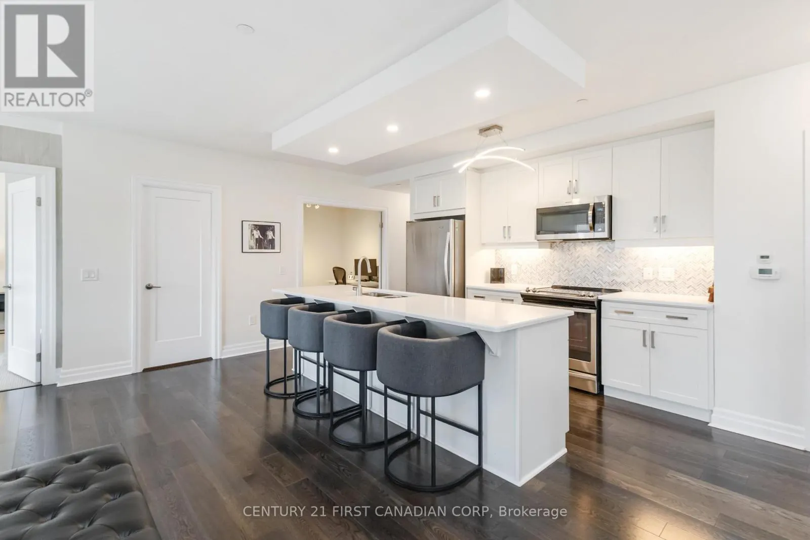 809 - 505 TALBOT STREET, #809