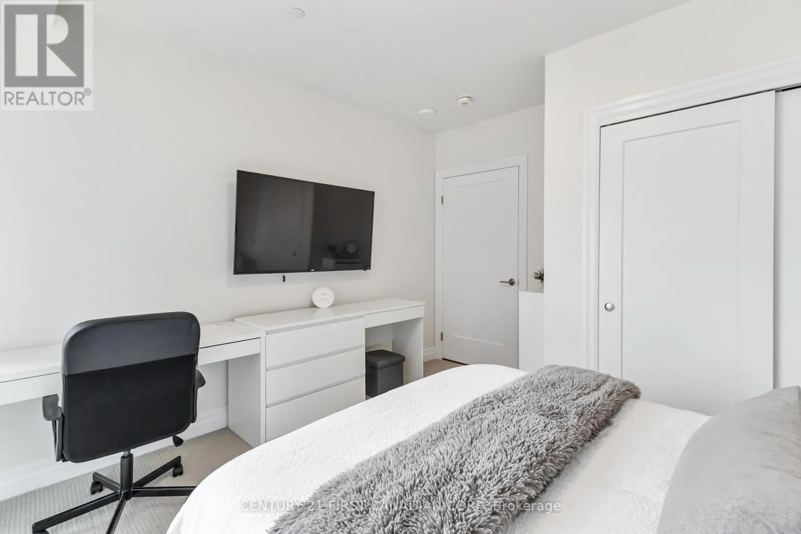 809 - 505 TALBOT STREET, #809