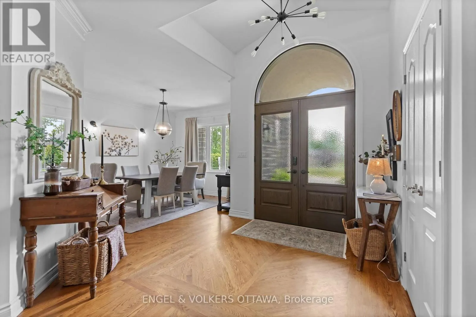 6957 LAKE FOREST WALK