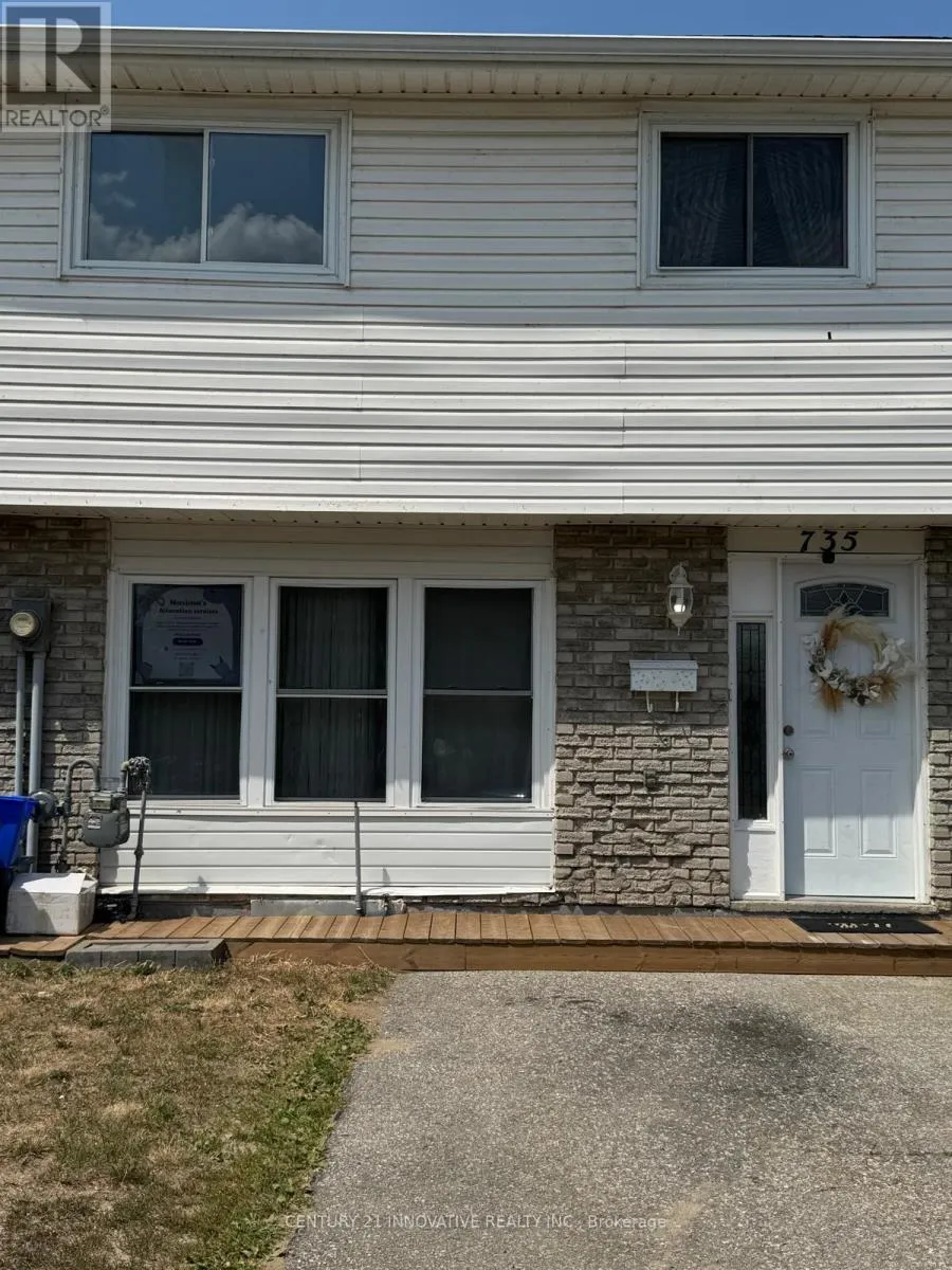 735 PARKVIEW CRESCENT