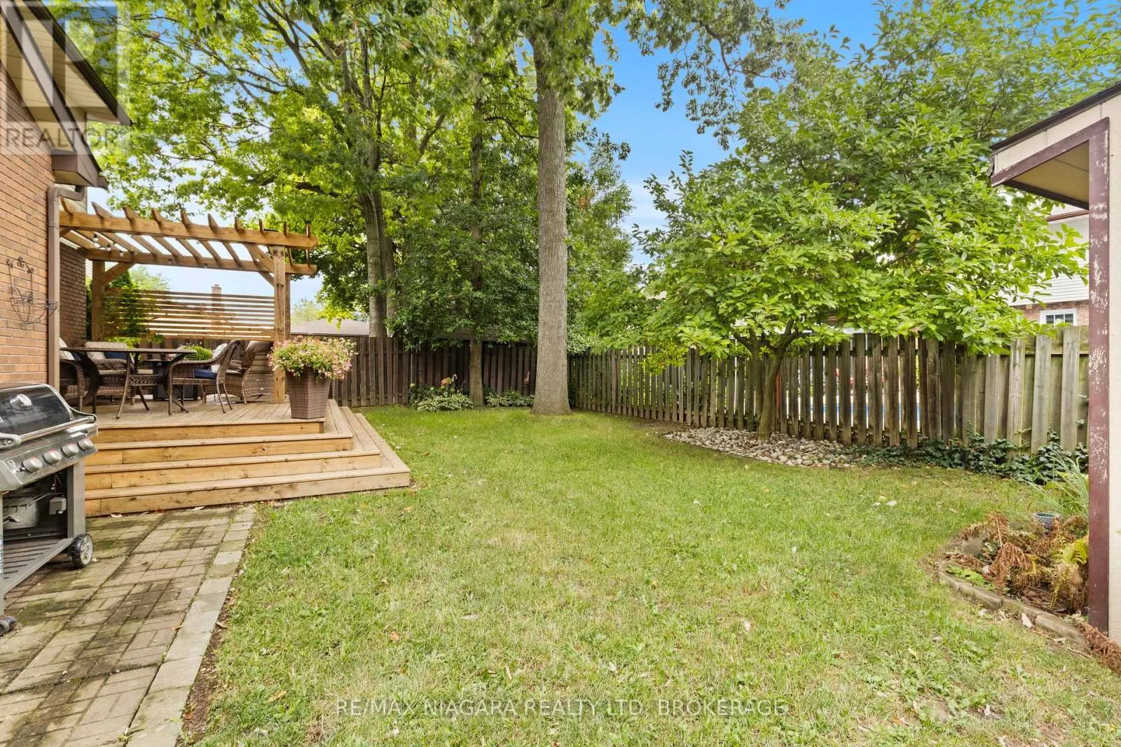 7297 GREEN BOUGHS ROAD