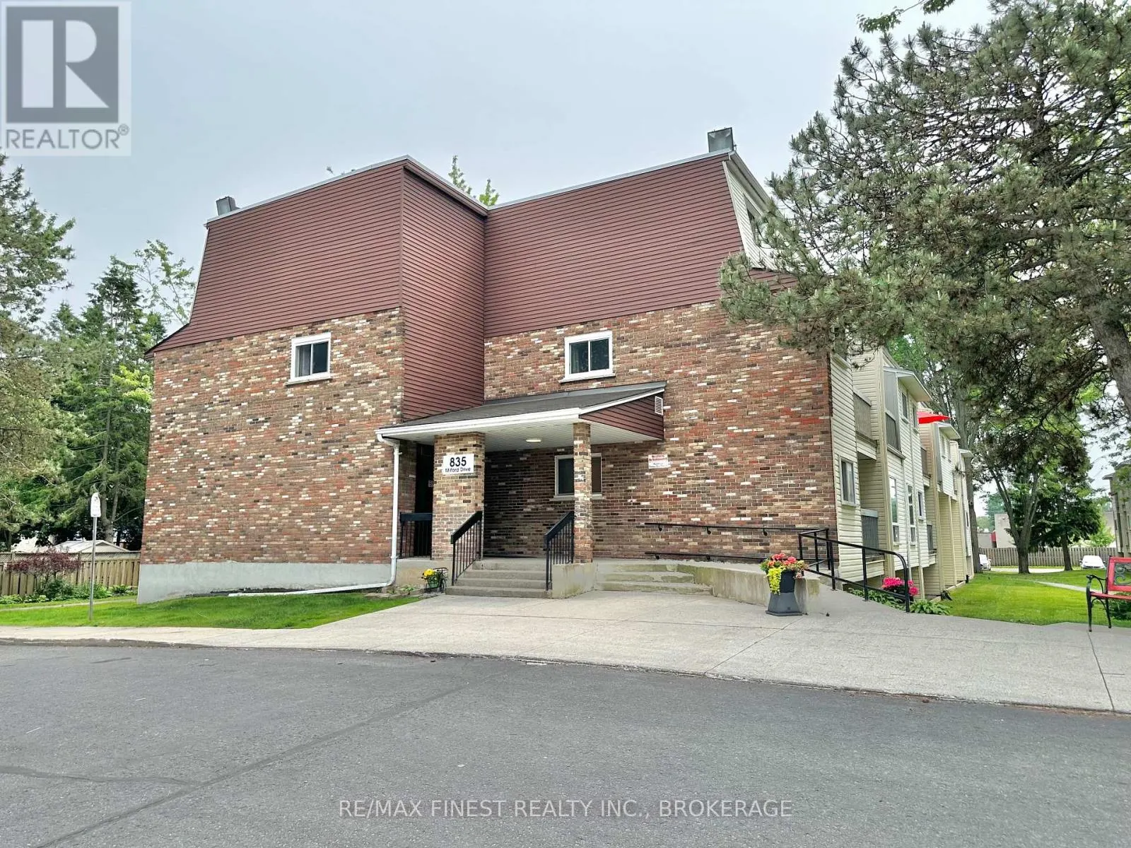109 - 835 MILFORD DRIVE, #109