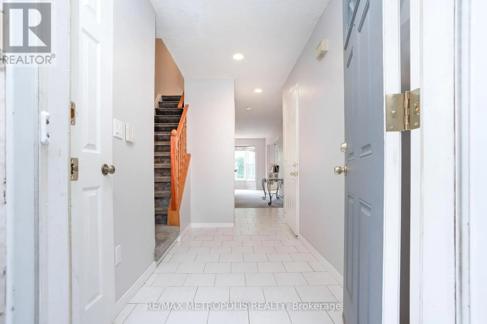 59 - 2 ROYALWOOD COURT