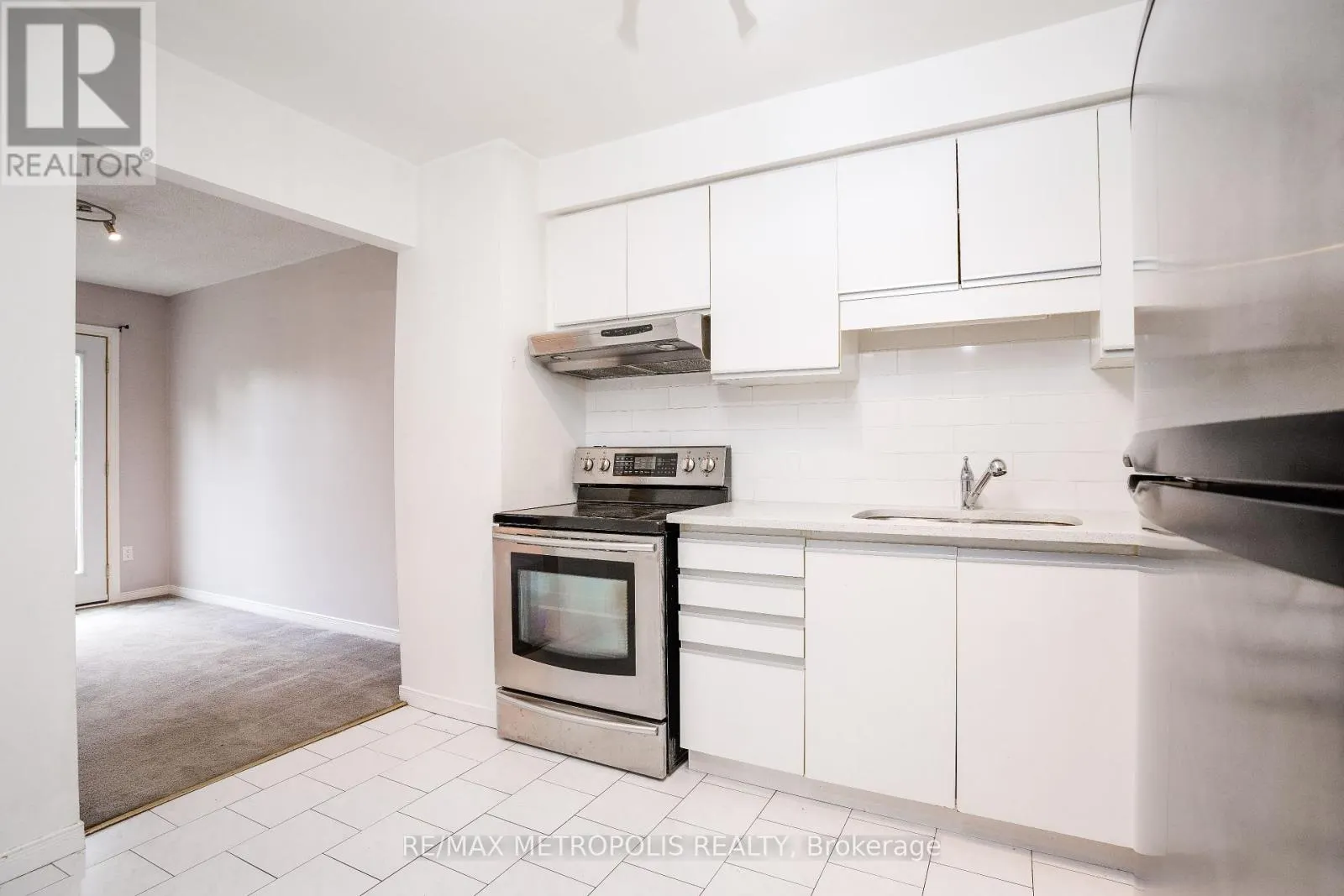 59 - 2 ROYALWOOD COURT