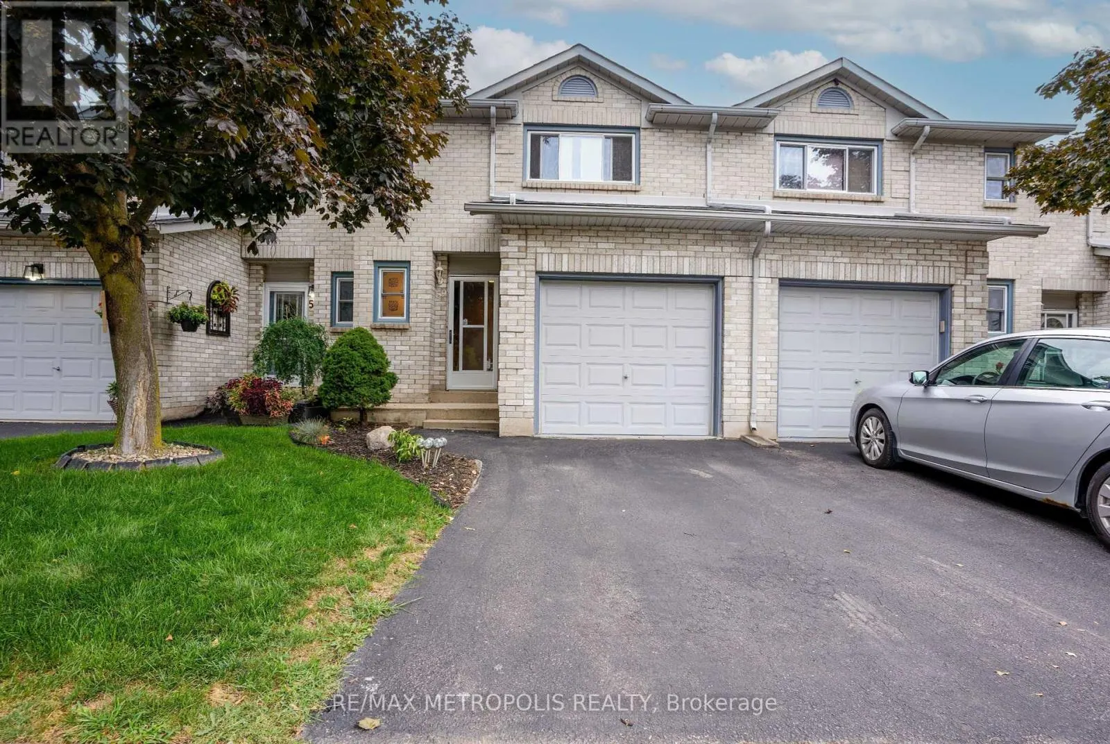 59 - 2 ROYALWOOD COURT