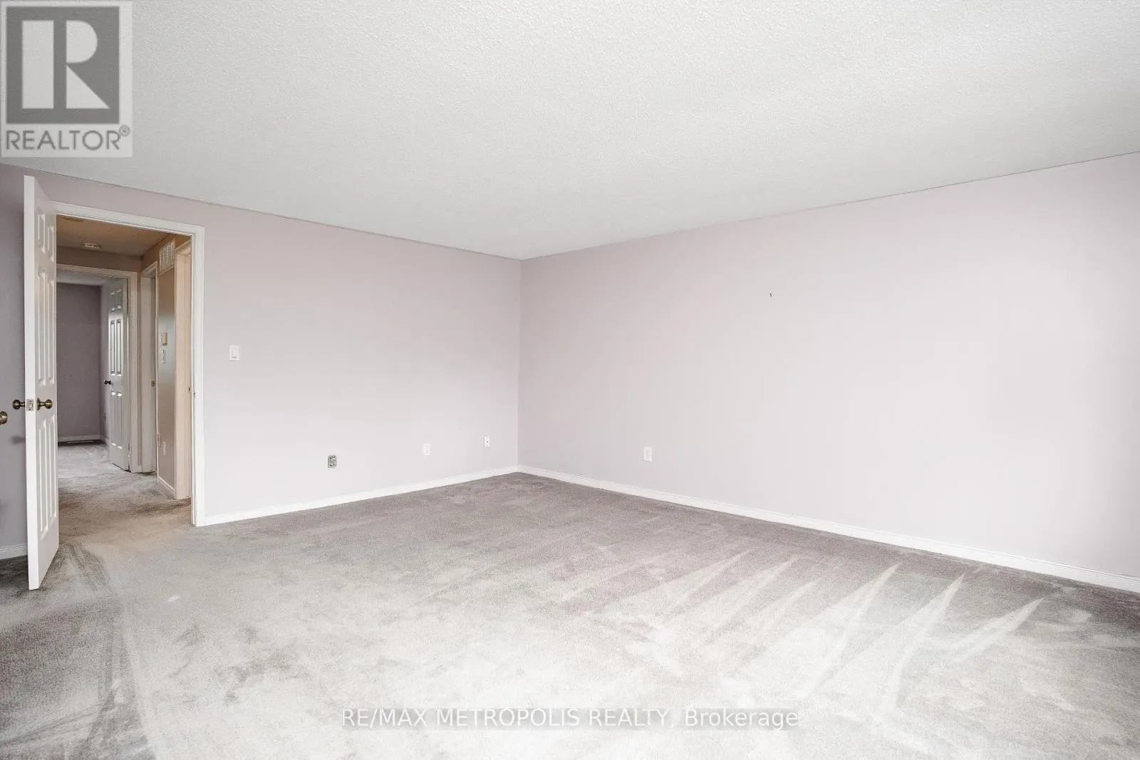 59 - 2 ROYALWOOD COURT