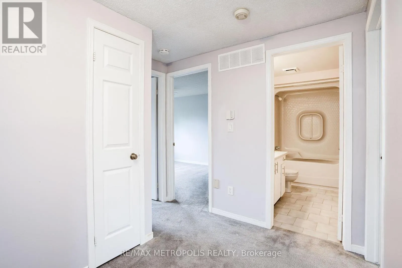 59 - 2 ROYALWOOD COURT