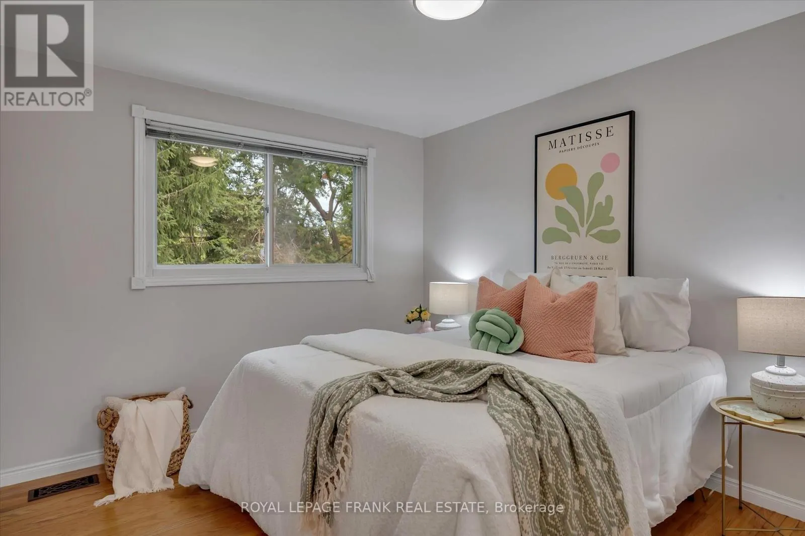 280 GREENLAWN AVENUE