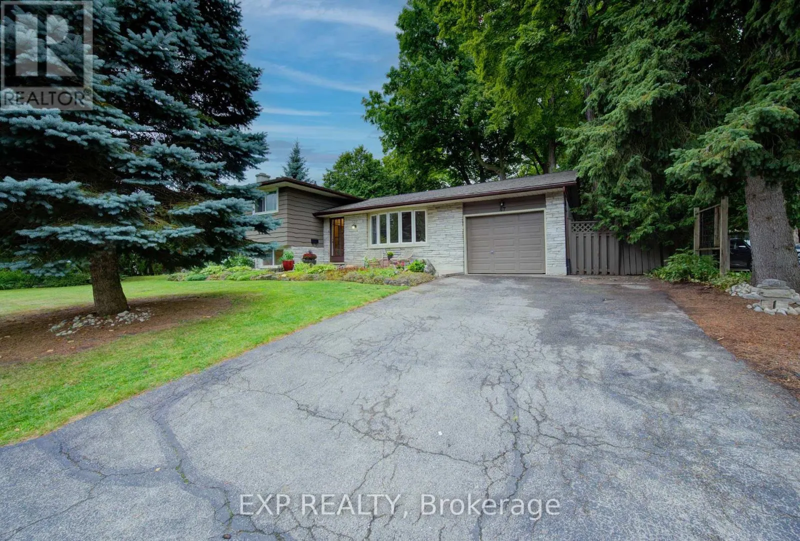 47 HILLCREST LANE