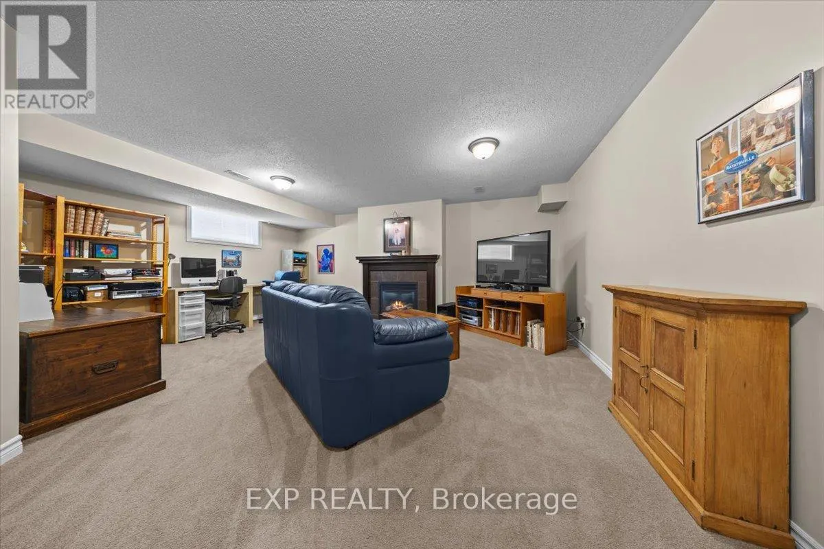 176 FLAT SEDGE CRESCENT