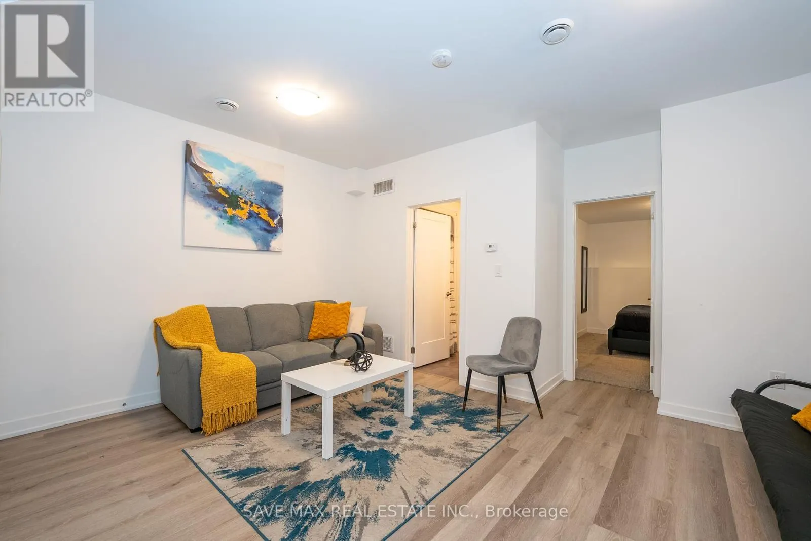 211 - 781 CLARE AVENUE E