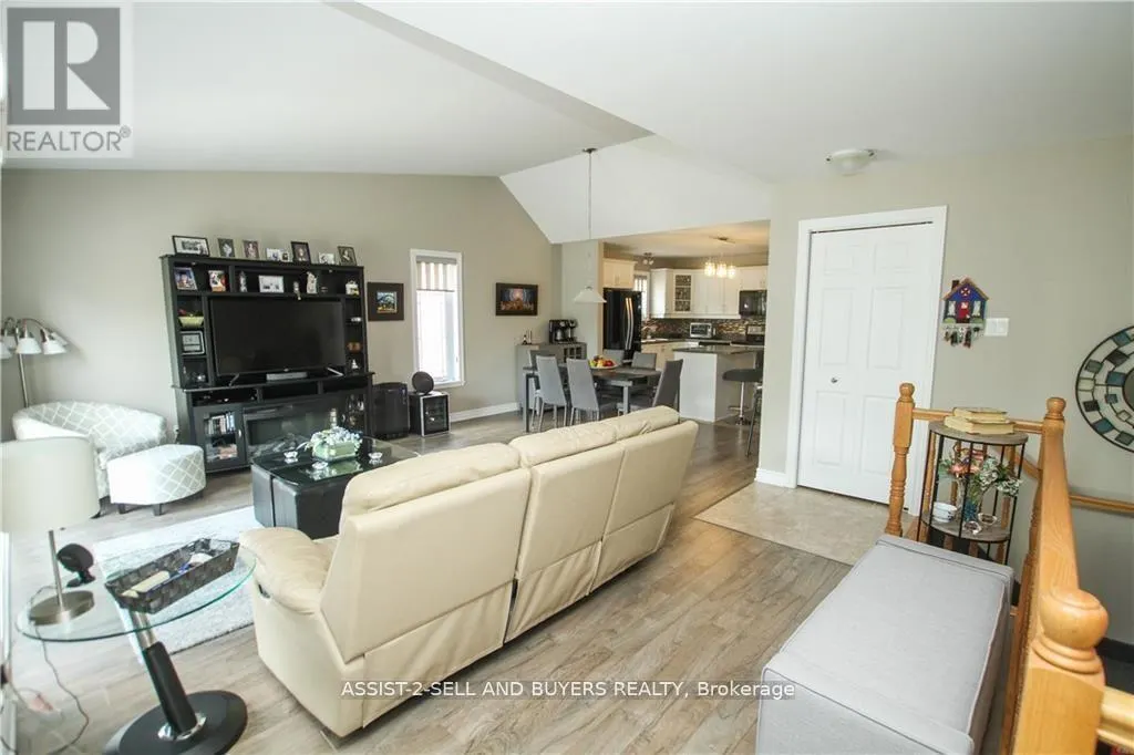 214 - 226 FIRST STREET E