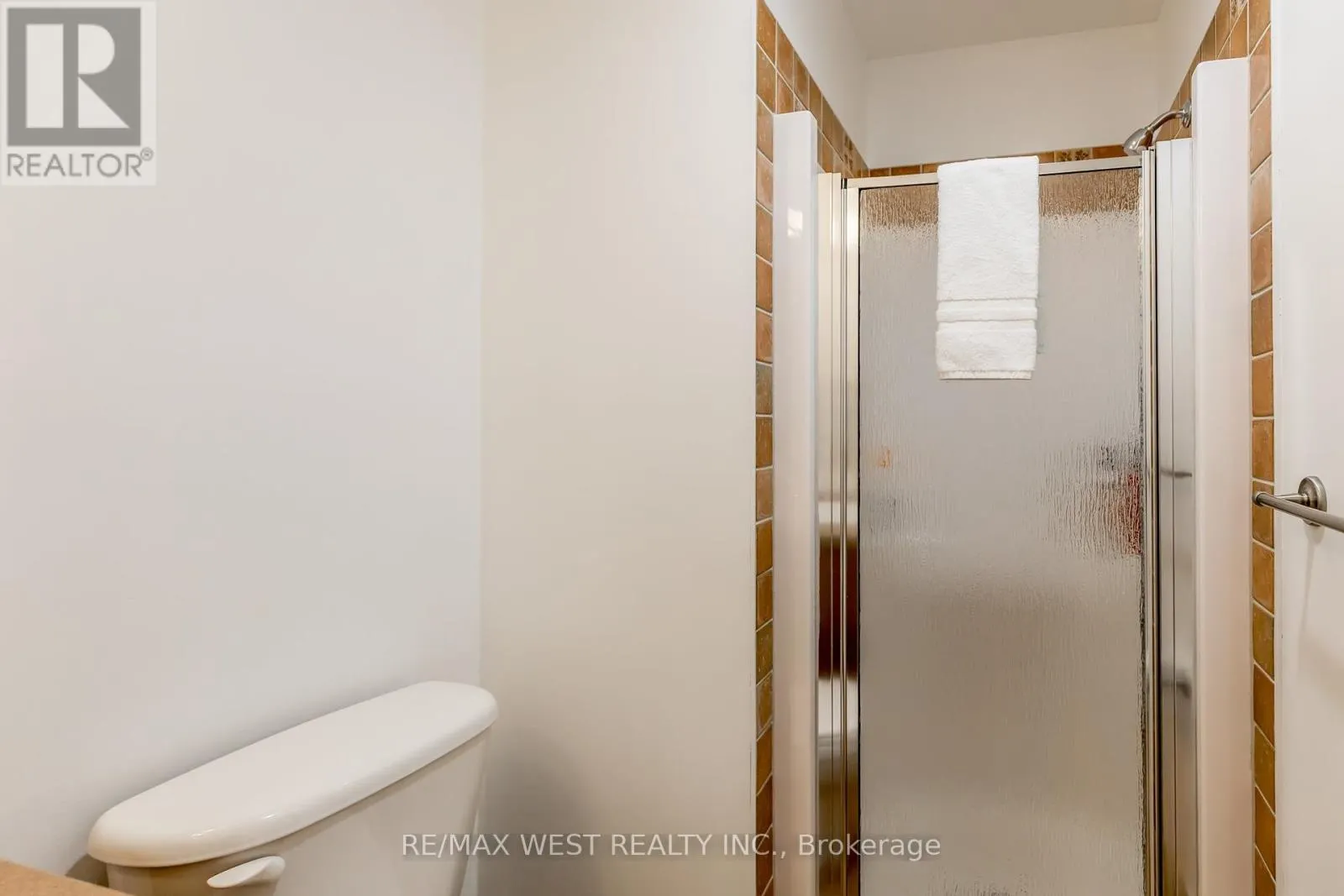 119 - 125 FAIRWAY COURT
