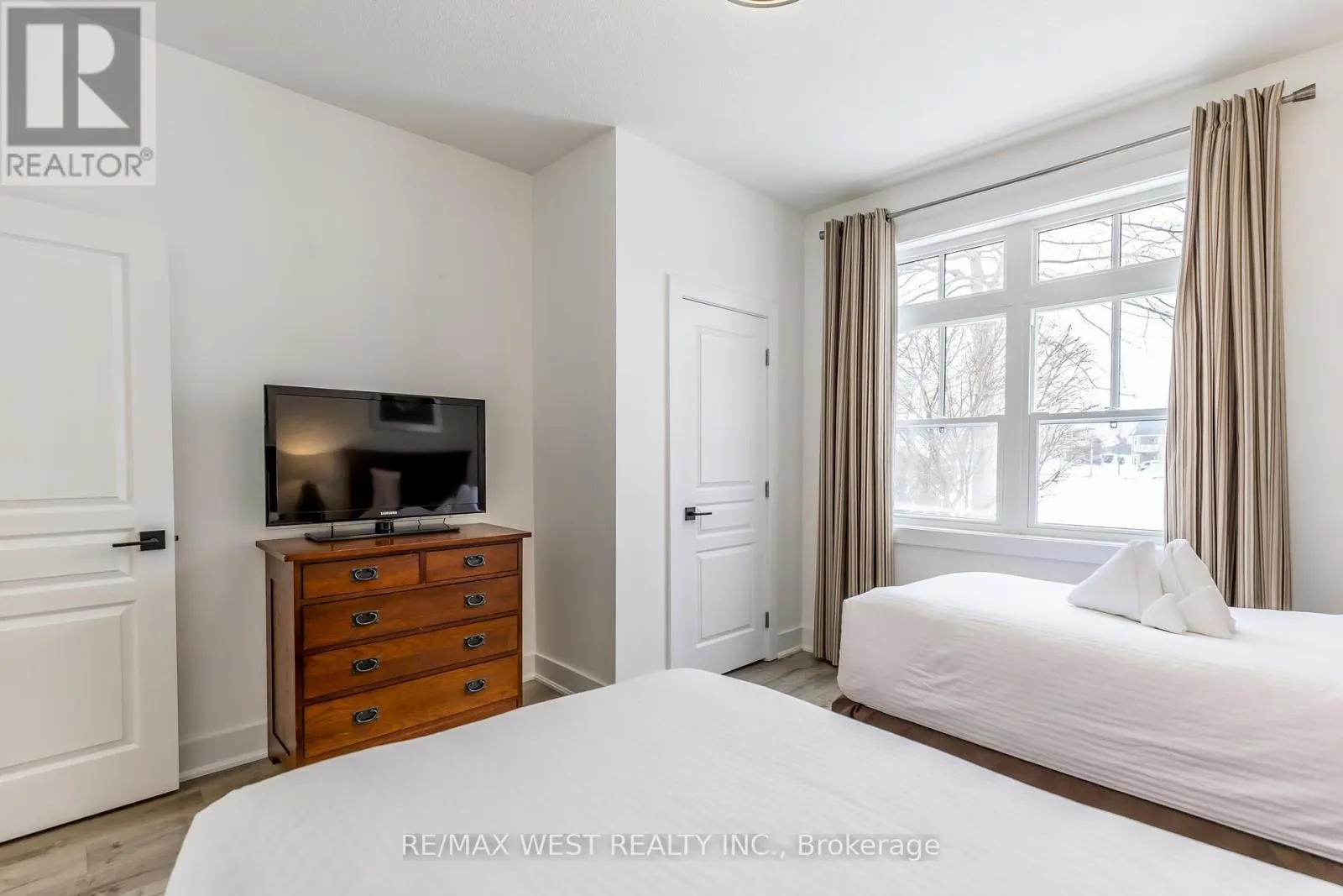 119 - 125 FAIRWAY COURT