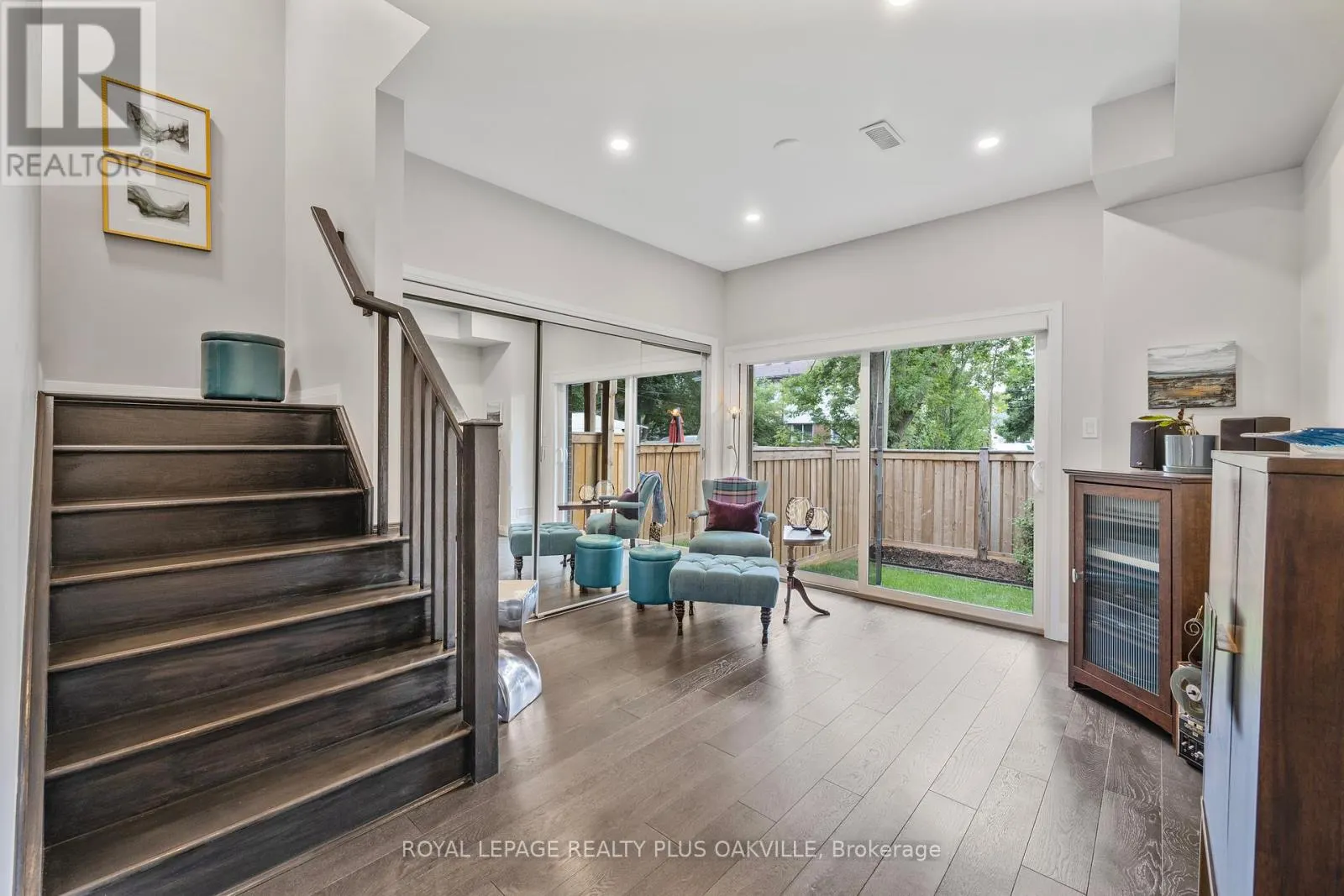 18 - 270 MELVIN AVENUE