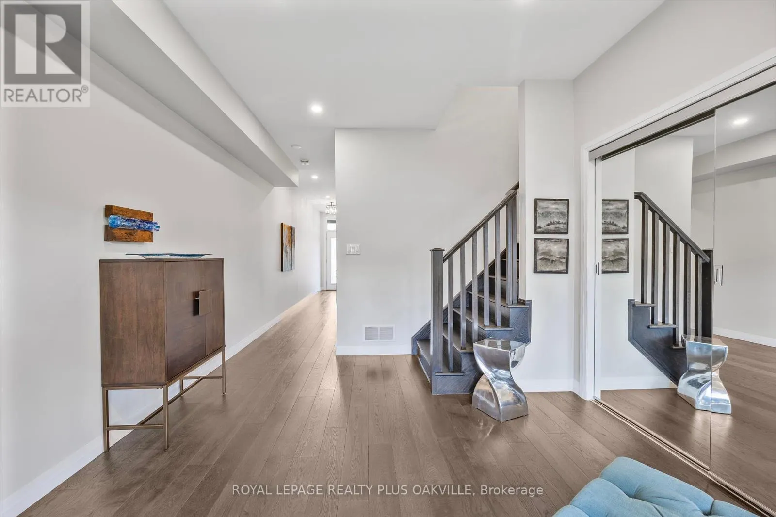 18 - 270 MELVIN AVENUE