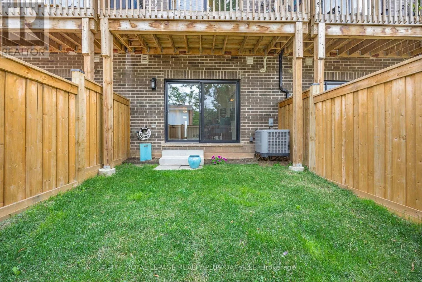 18 - 270 MELVIN AVENUE