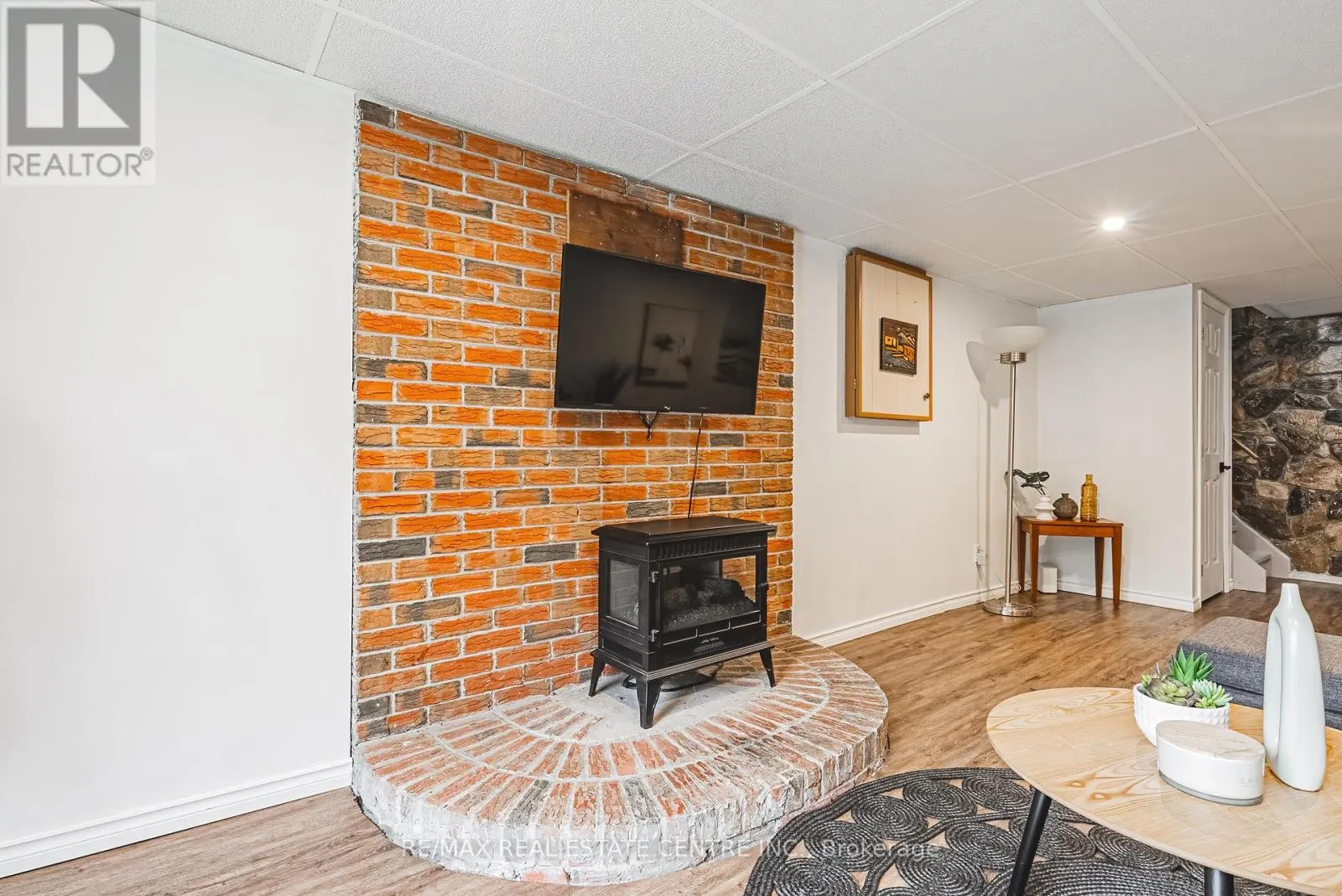 68 SCOTT ROAD
