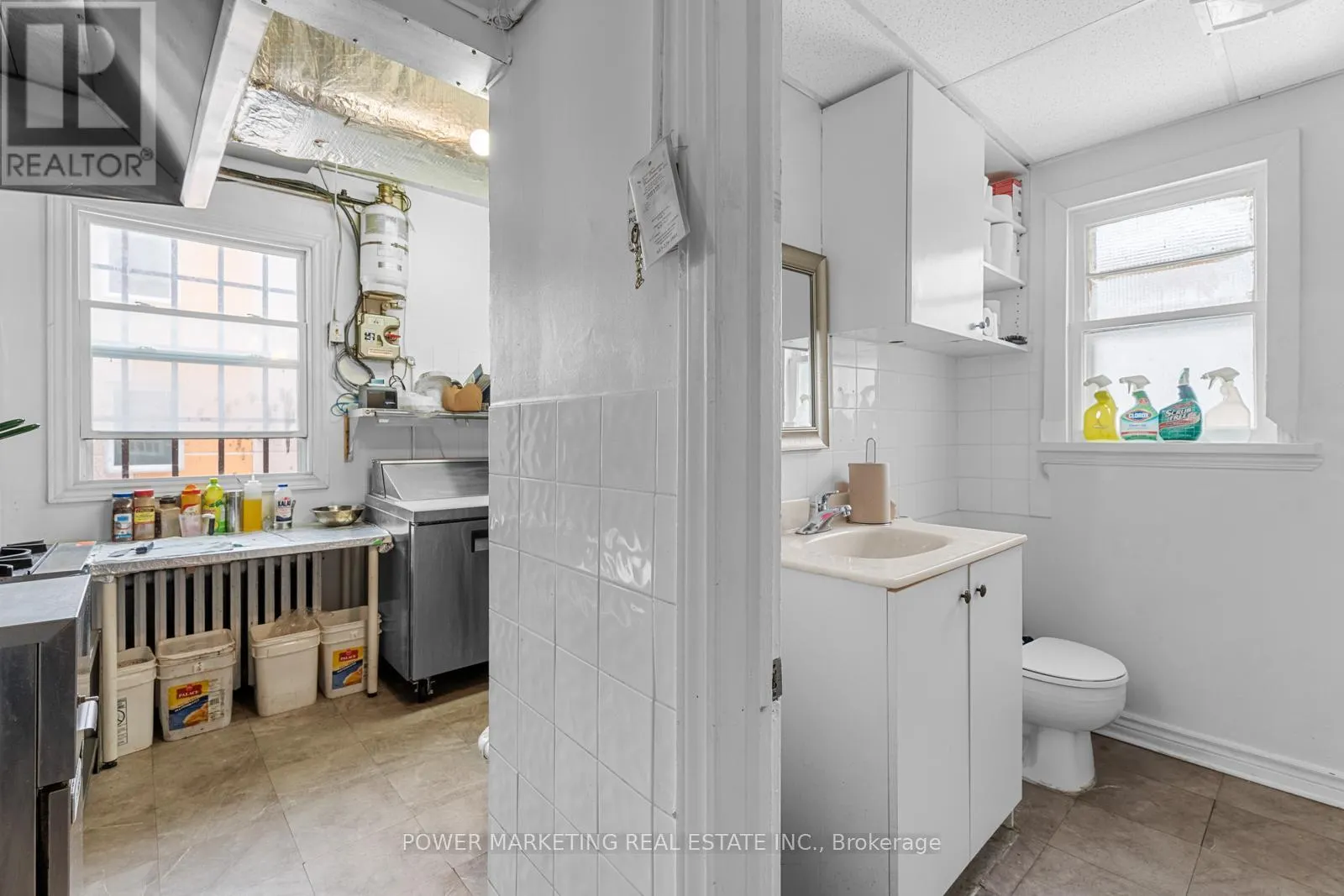 293 ST LAURENT BOULEVARD