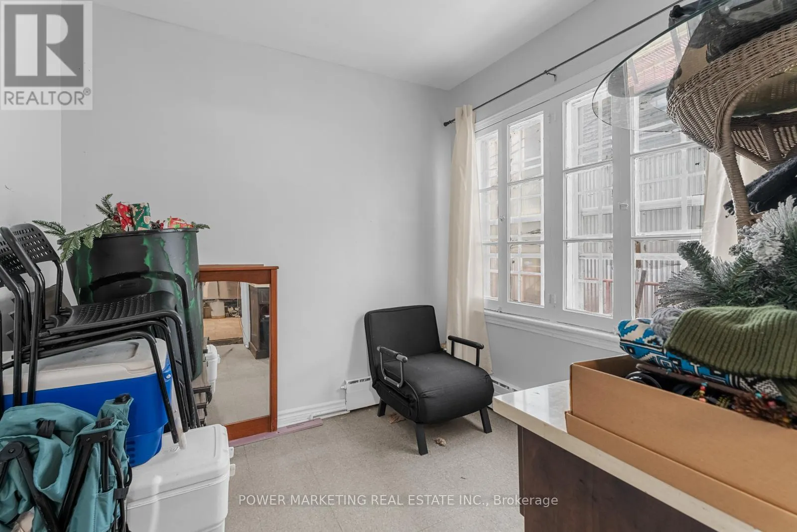293 ST LAURENT BOULEVARD