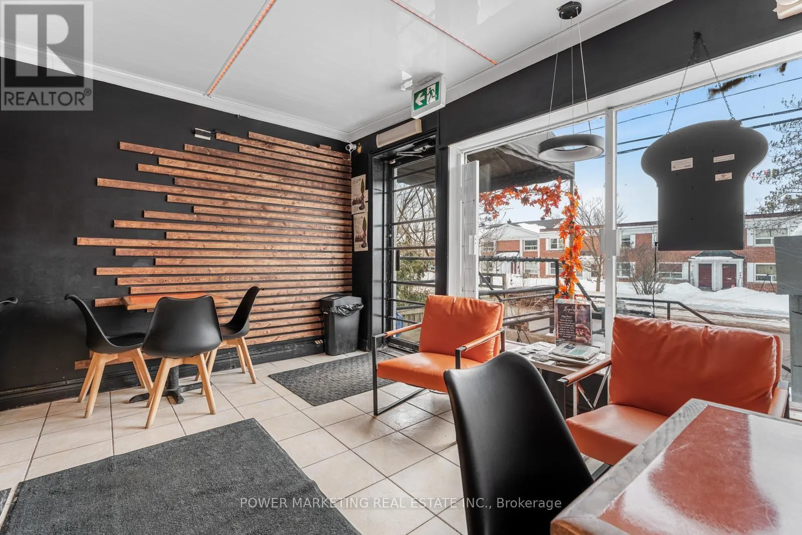 293 ST LAURENT BOULEVARD