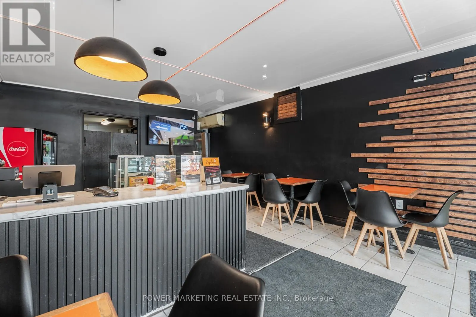293 ST LAURENT BOULEVARD