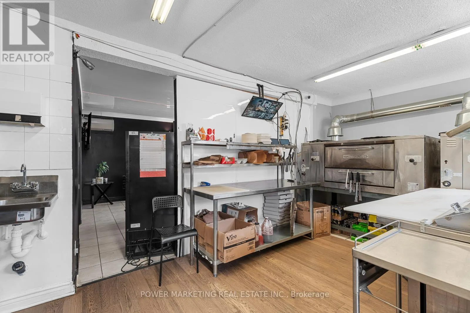 293 ST LAURENT BOULEVARD