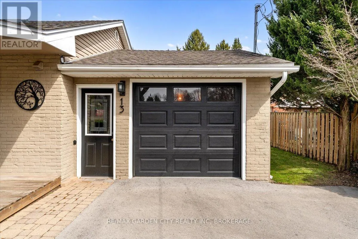 13 LORIMER STREET