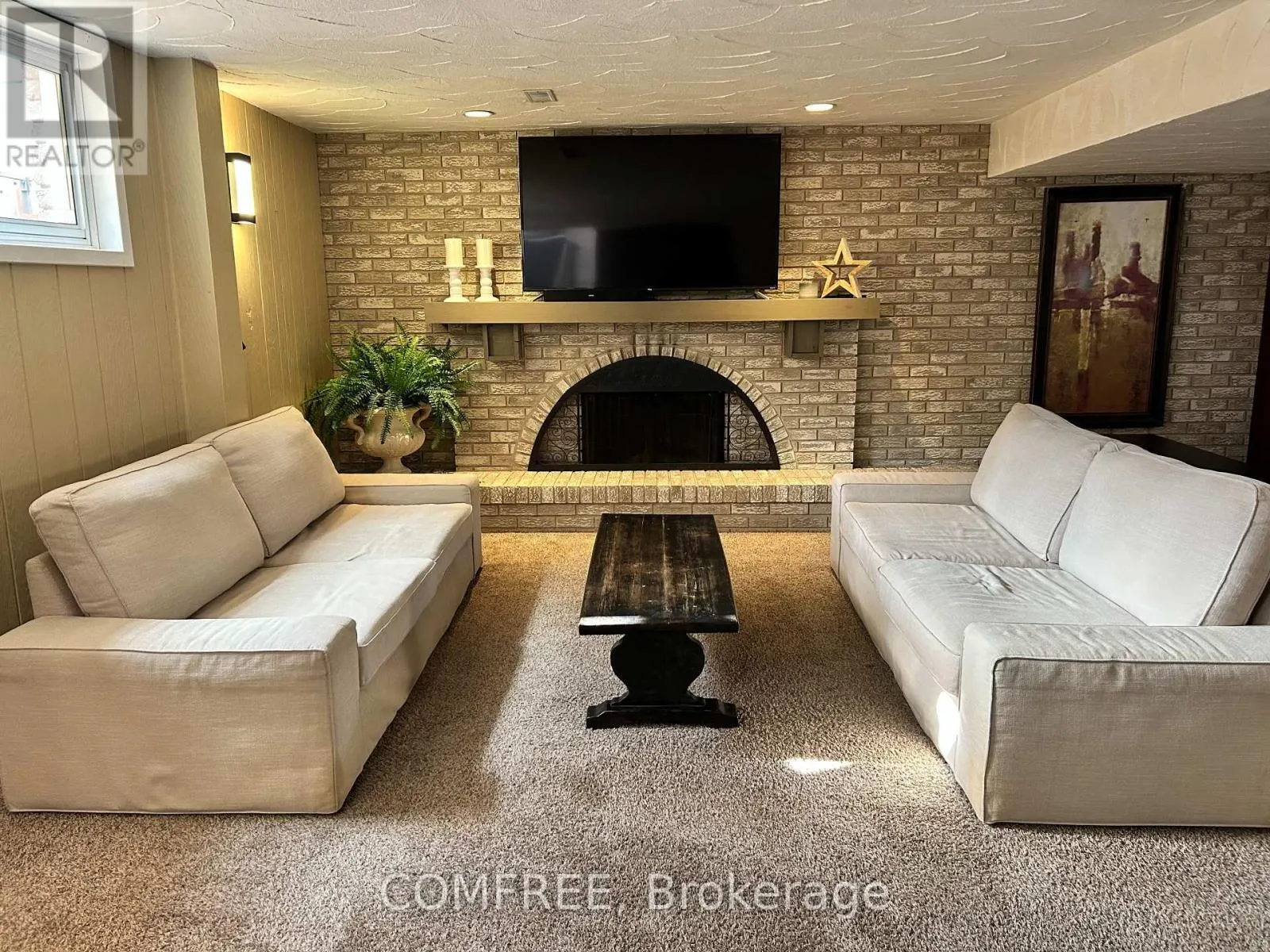 9657 MIDFIELD CRESCENT