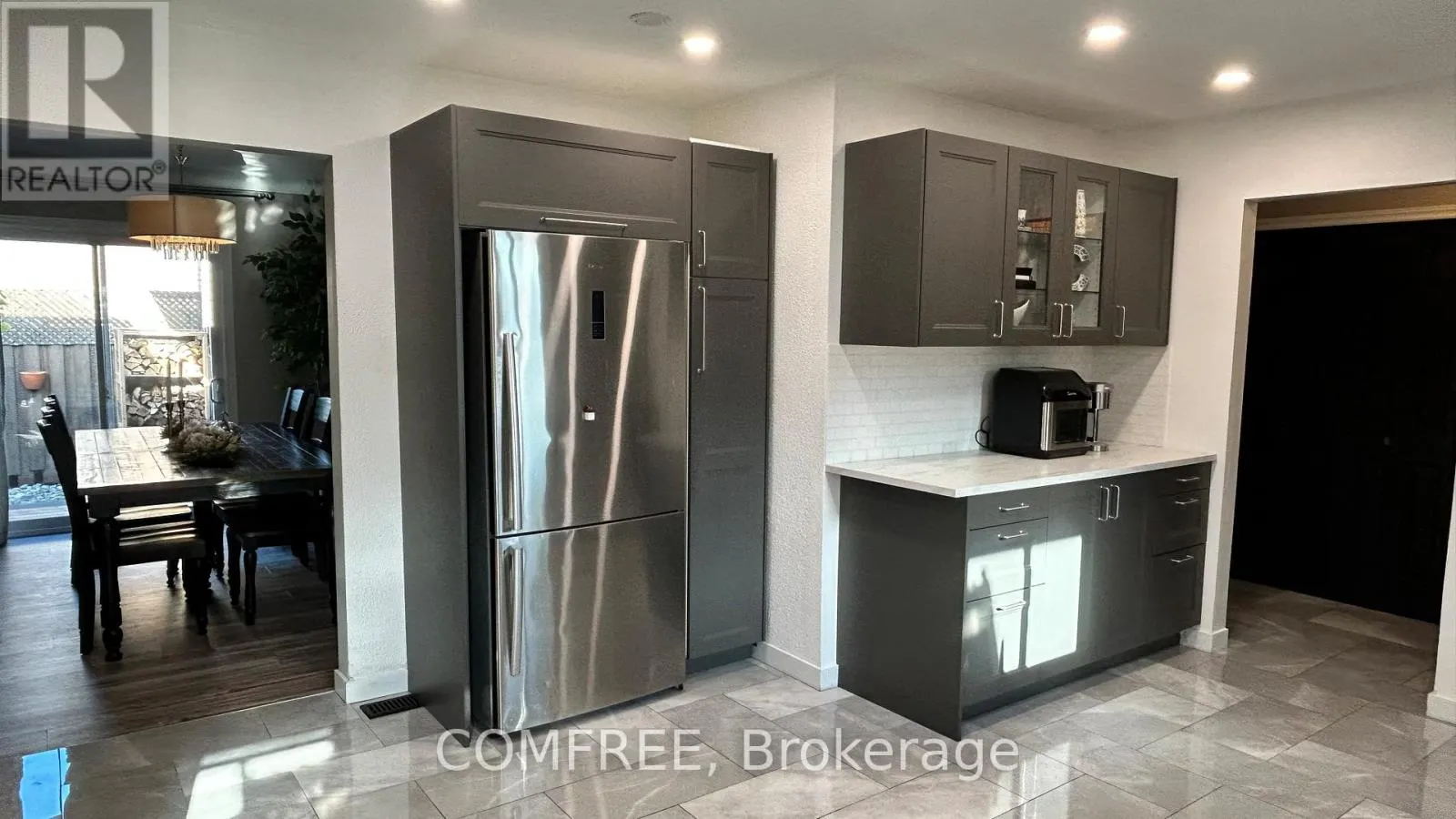 9657 MIDFIELD CRESCENT