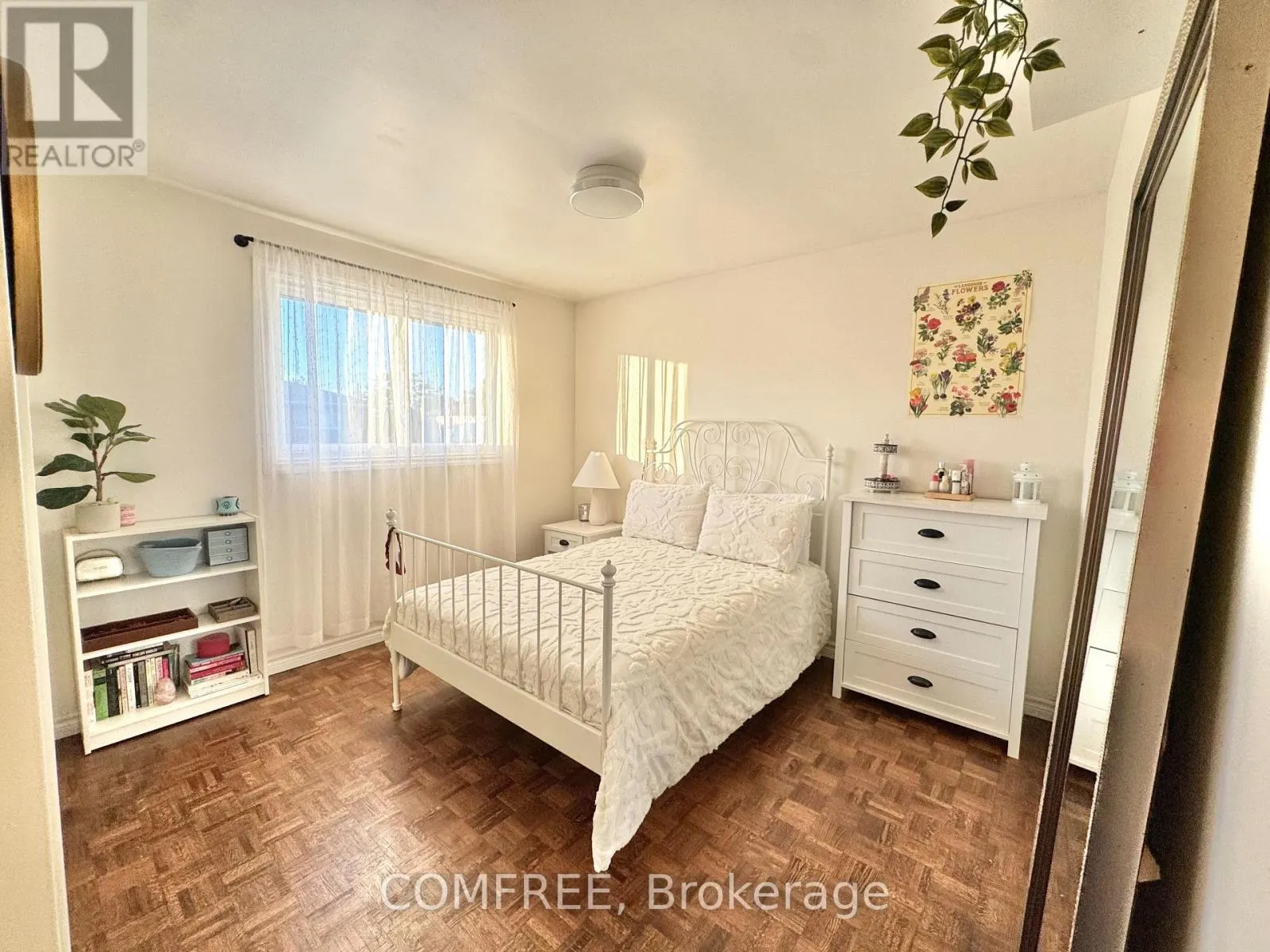 9657 MIDFIELD CRESCENT