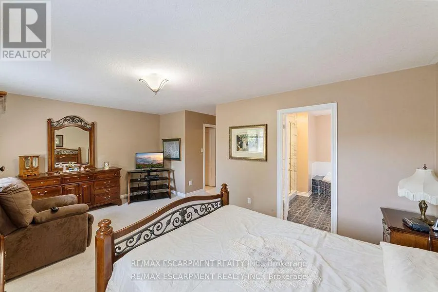 82 GRIFFITH DRIVE