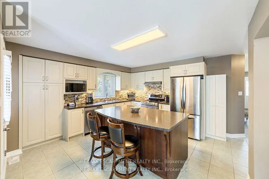 82 GRIFFITH DRIVE