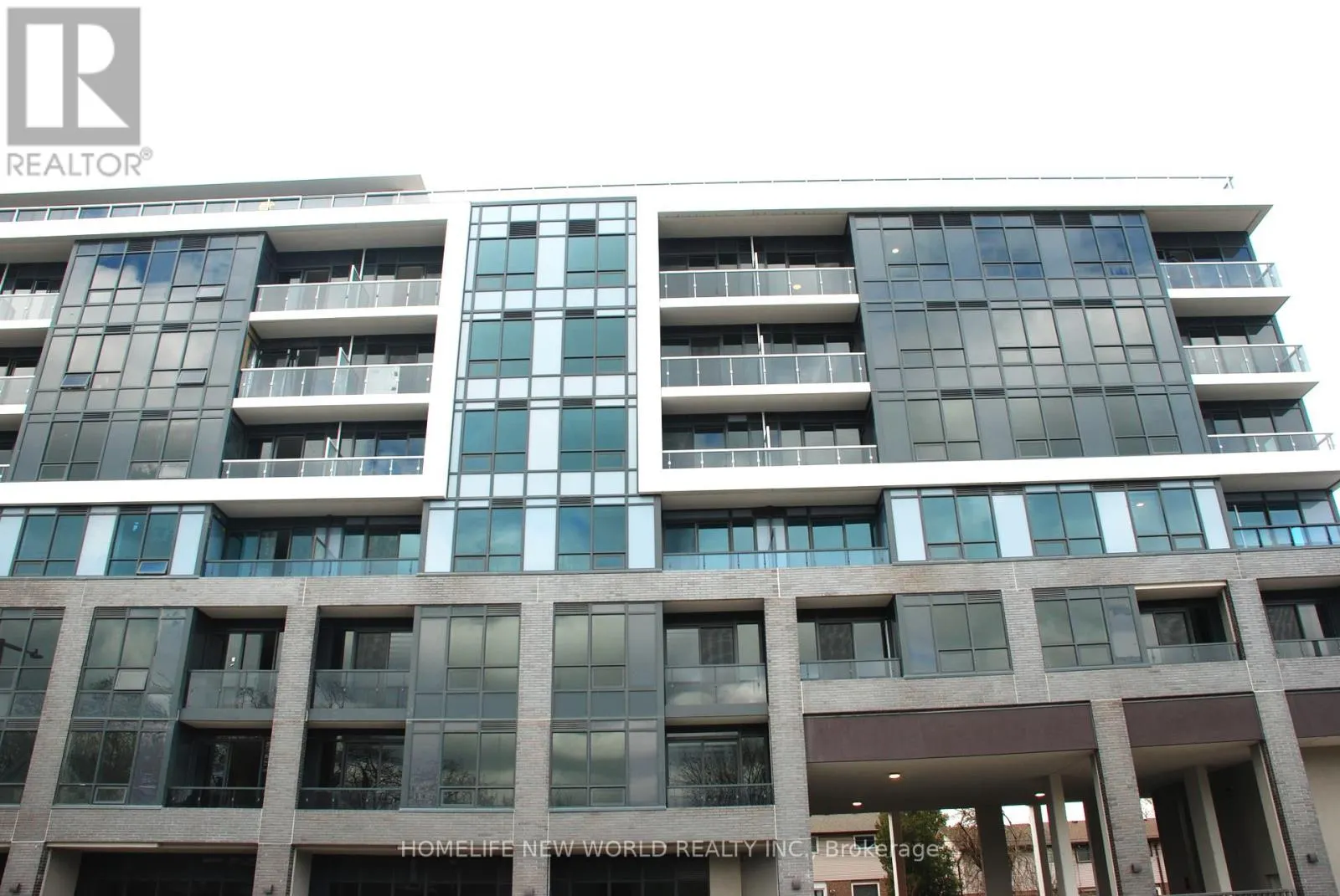 605 - 415 MAIN STREET W