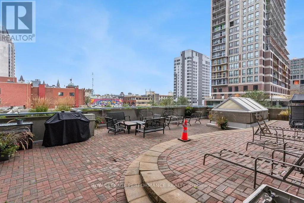 1401 - 160 GEORGE STREET
